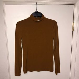 Long sleeve turtleneck top